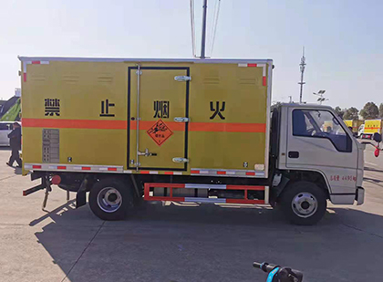 爱辉爆破器材运输车