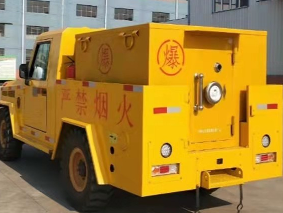 爱辉凯龙爆破器材运输车：保障爆破任务的安全运行